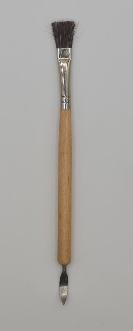 Clean Up Tool With Brush