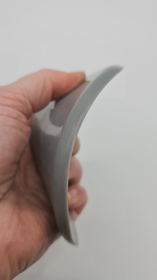 Large grey flexible kidney