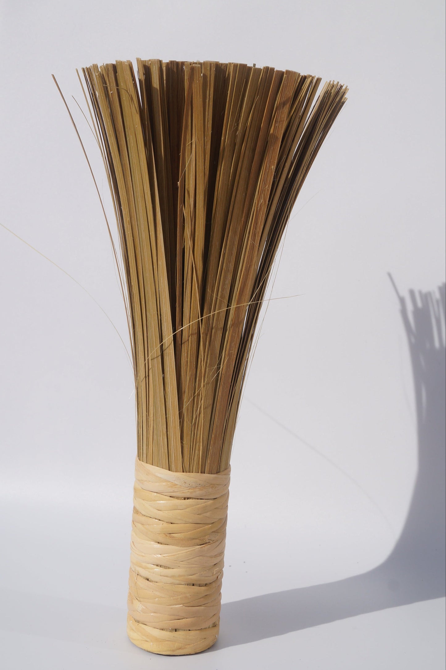 30cm Natural Bamboo Brush - Woven Handle