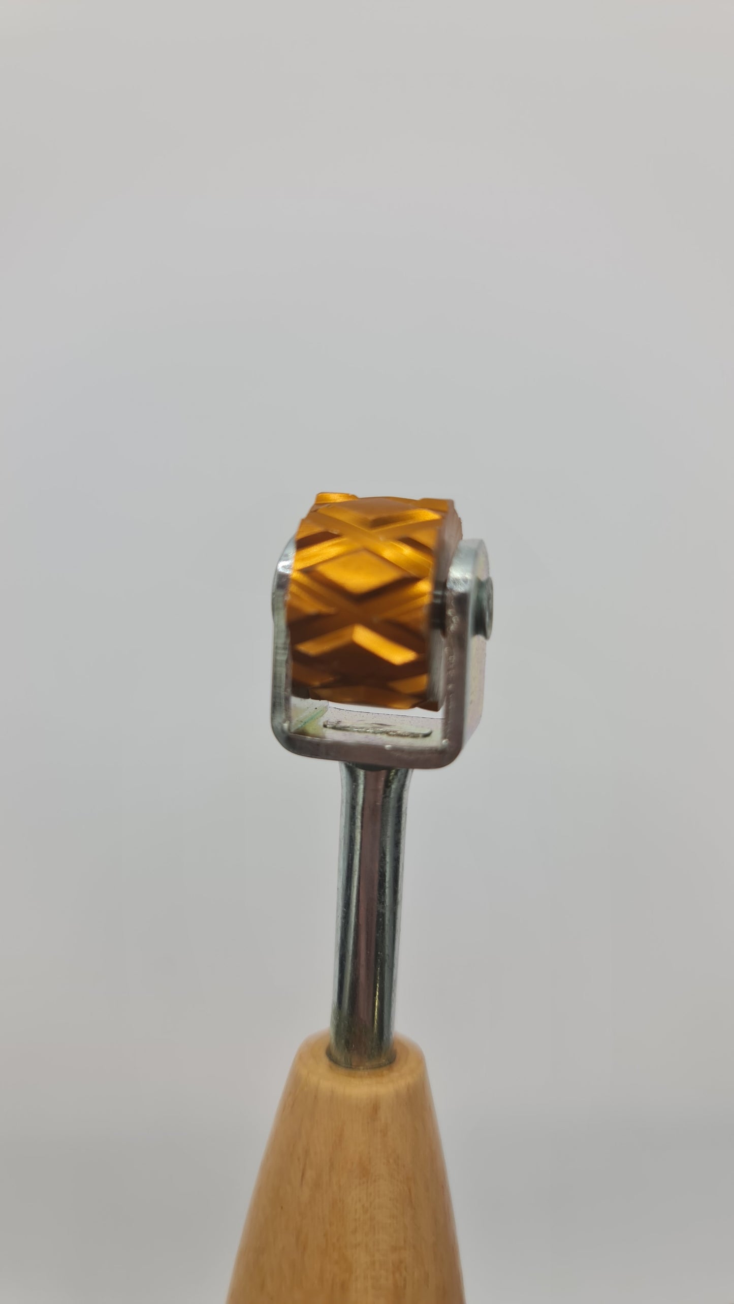 Crosses textured roller.