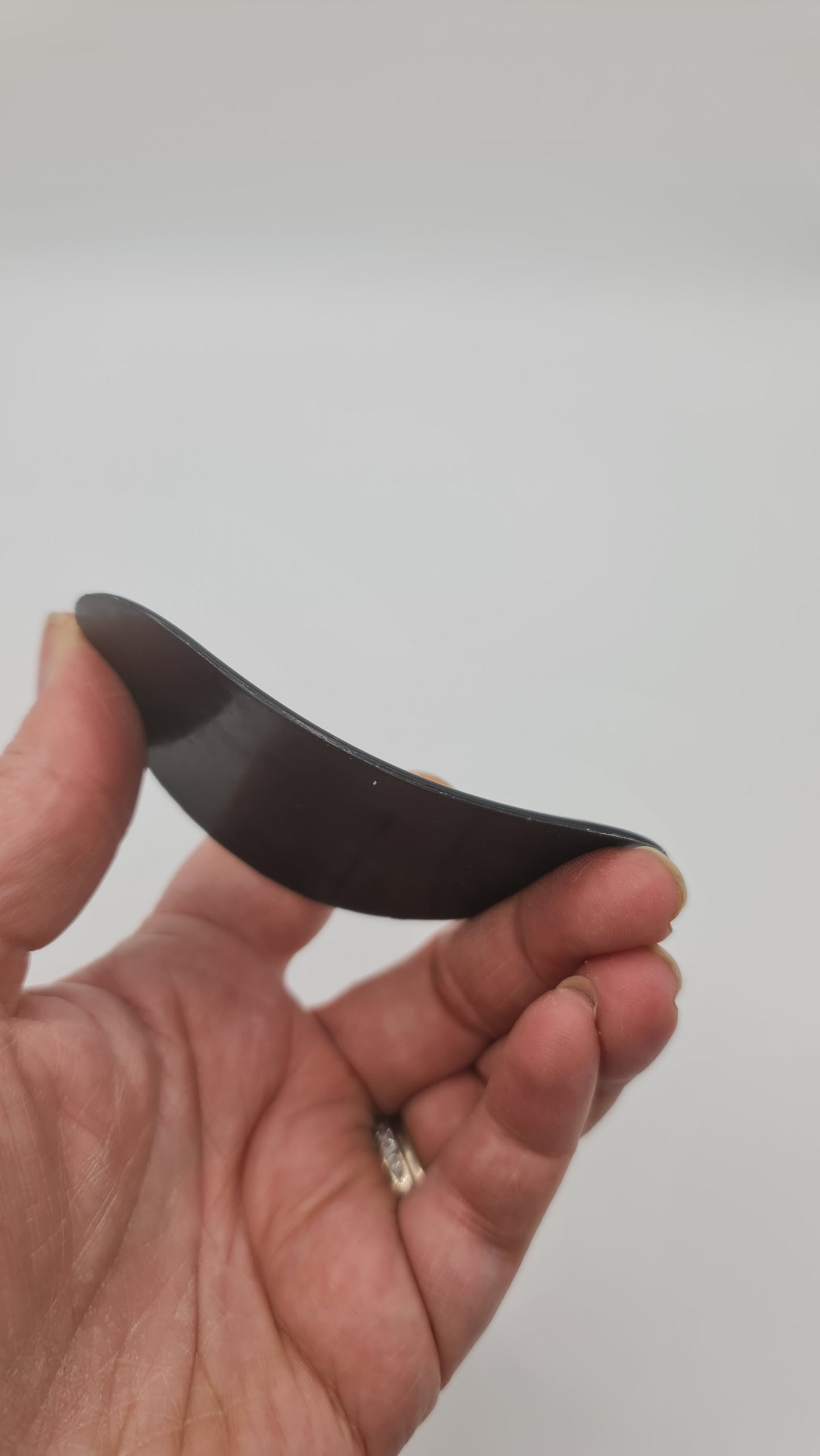 Black rubber kidney