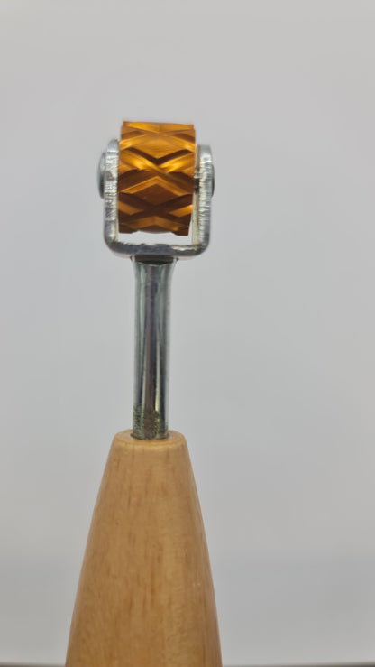 Crosses textured roller.