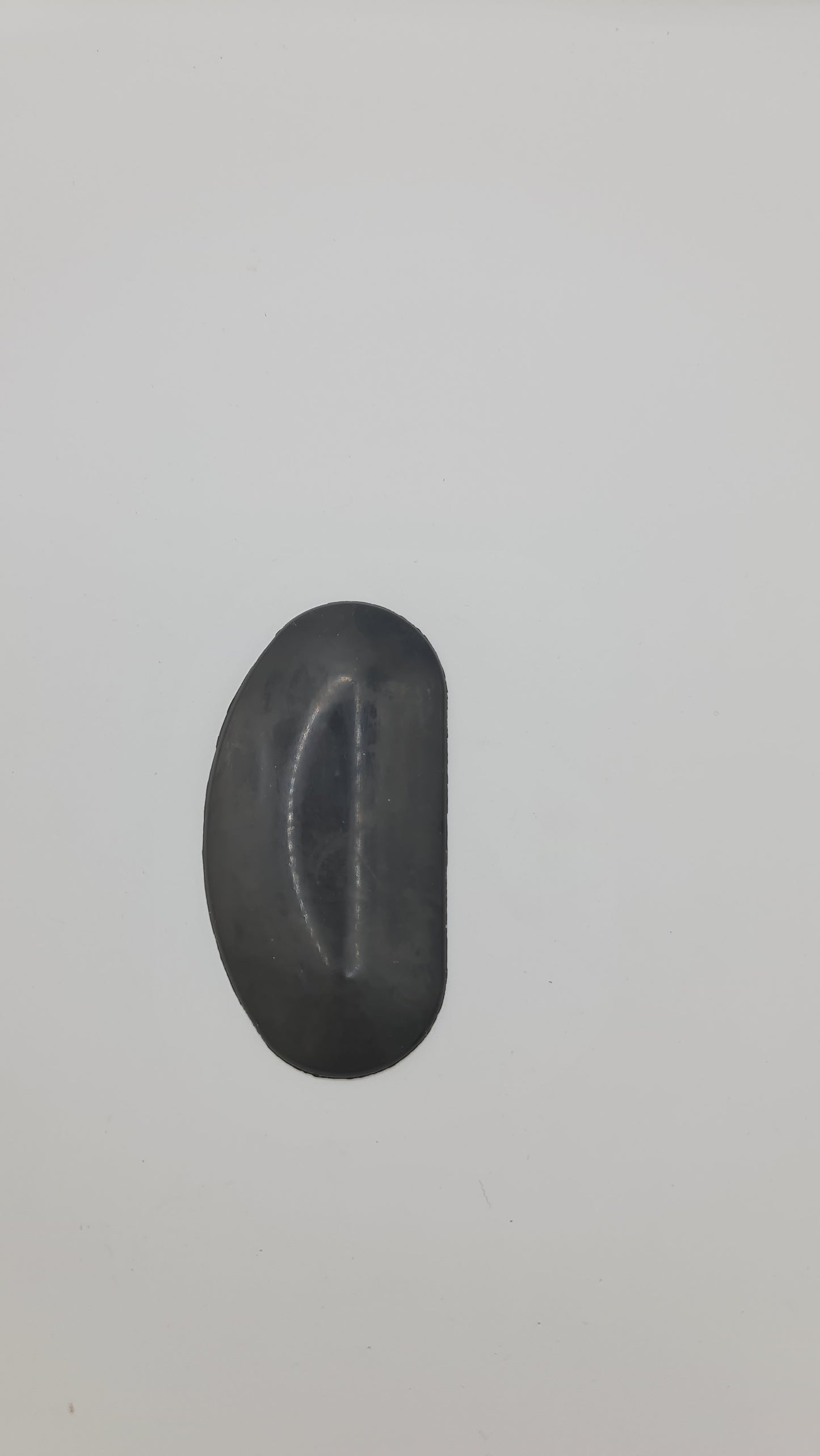 Black rubber kidney