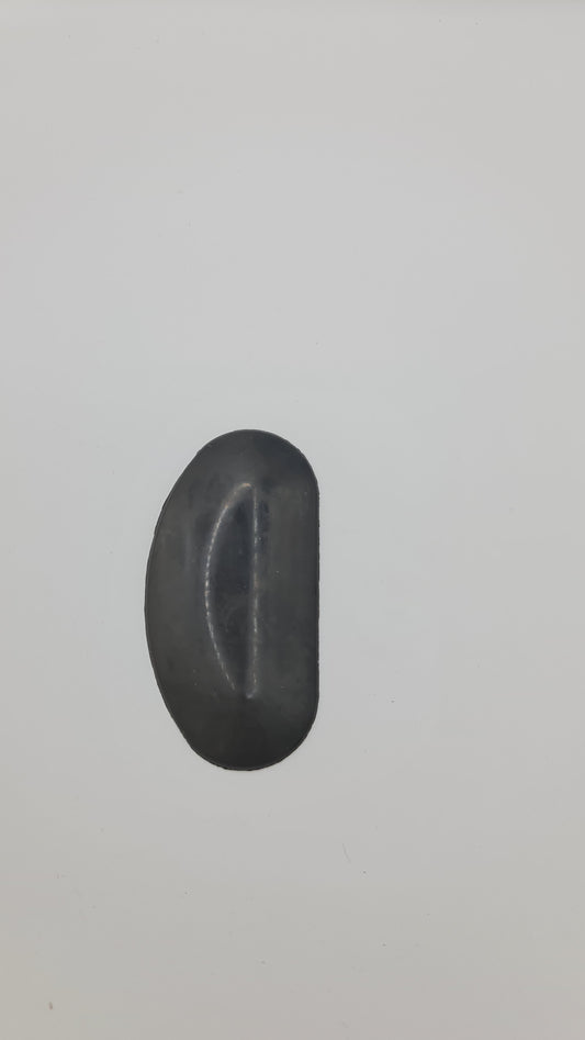 Black rubber kidney