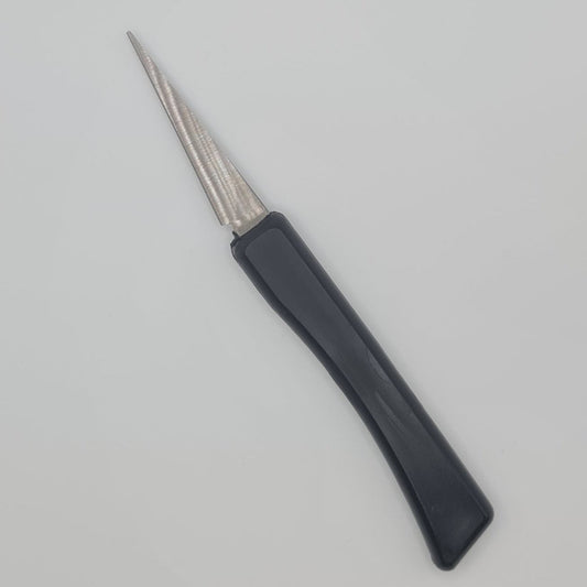 Pottery knife with black handle