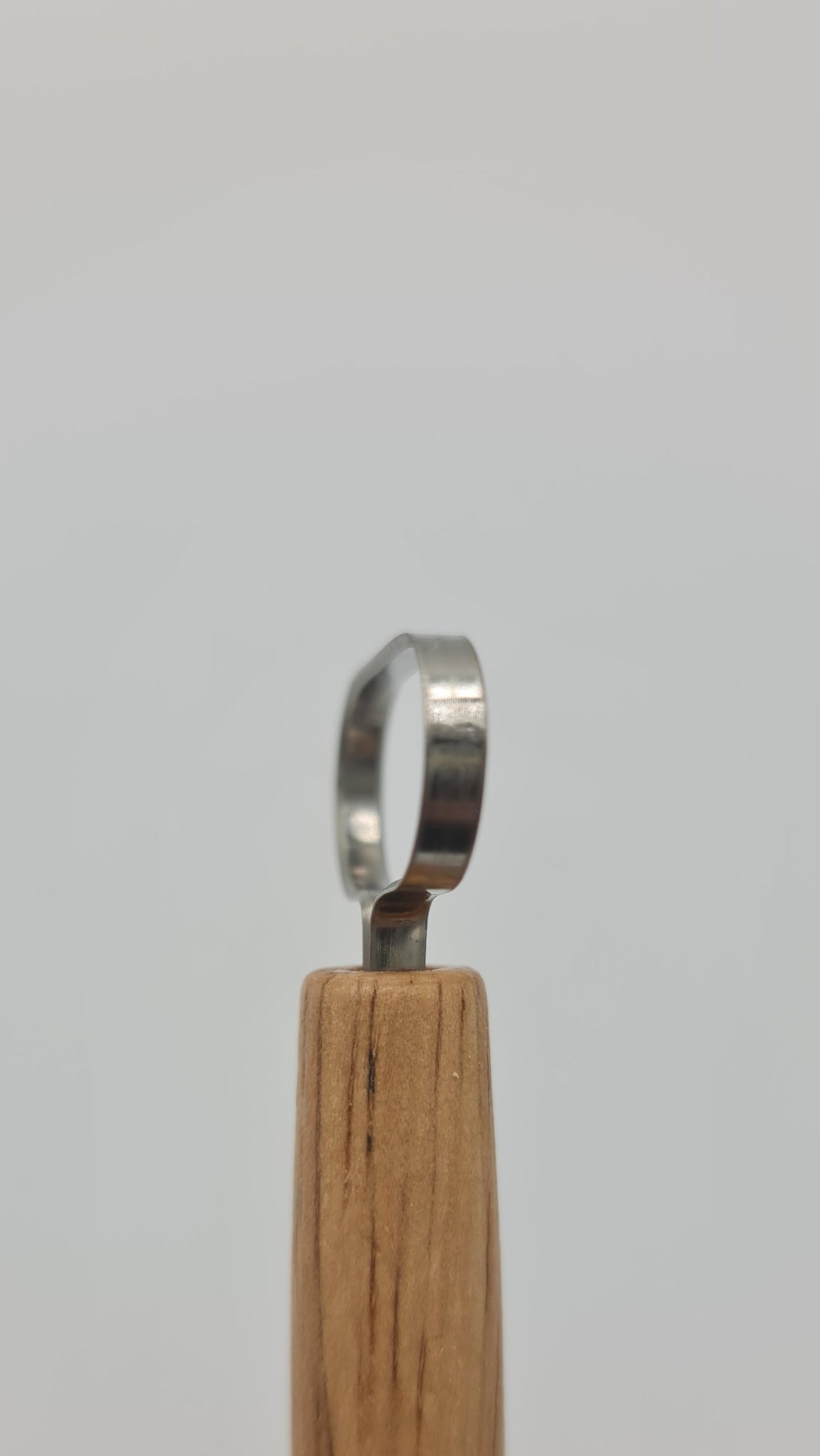 Handle making pulling tool
