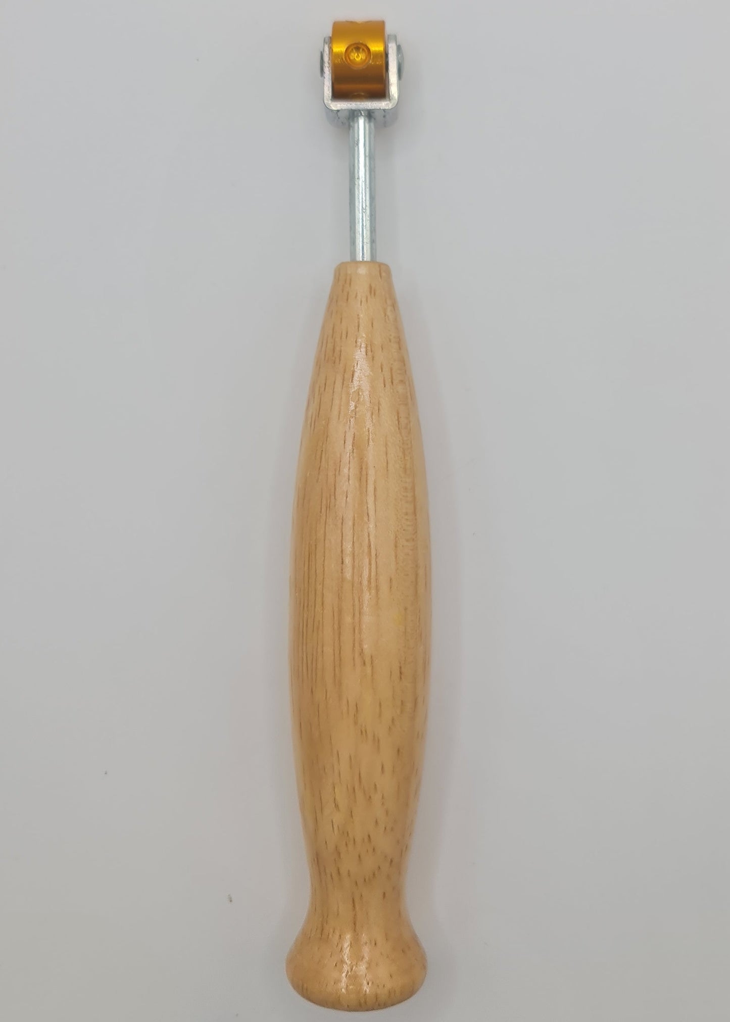 Texture roller for making patterns in the surface of clay